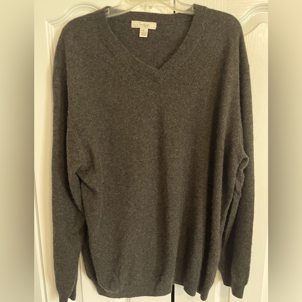 Cozy, comfortable, designer V-neck sweater, size XL.